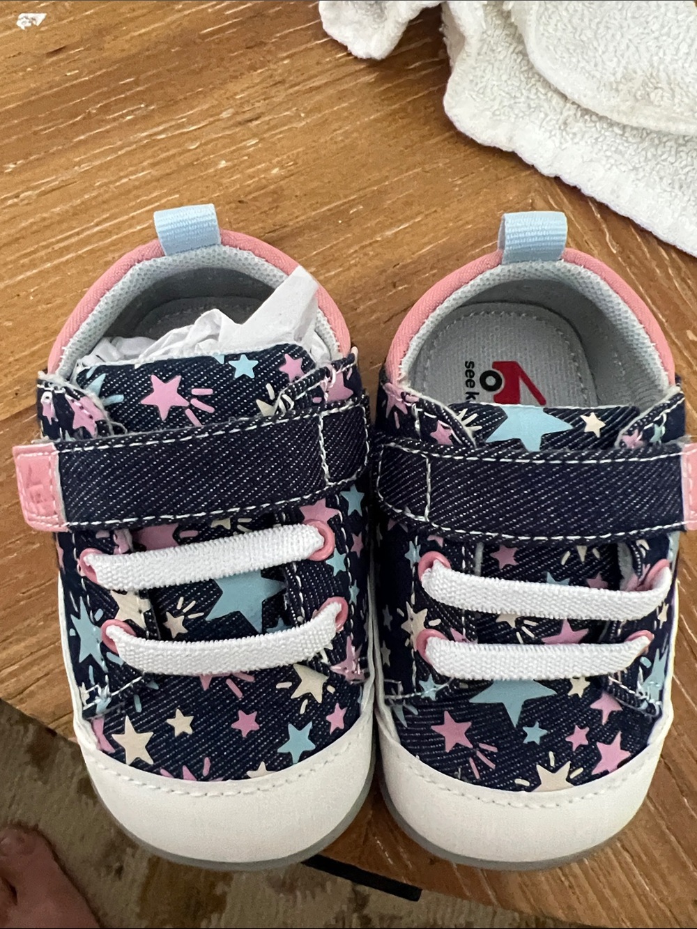 Baby infant size 5  Star Print Navy Sneakers with Pink Accents see Kai run